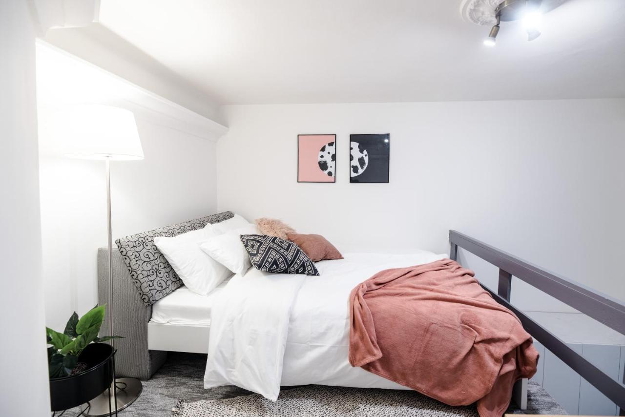 Rainbow Dream Apartment Budapest Bagian luar foto