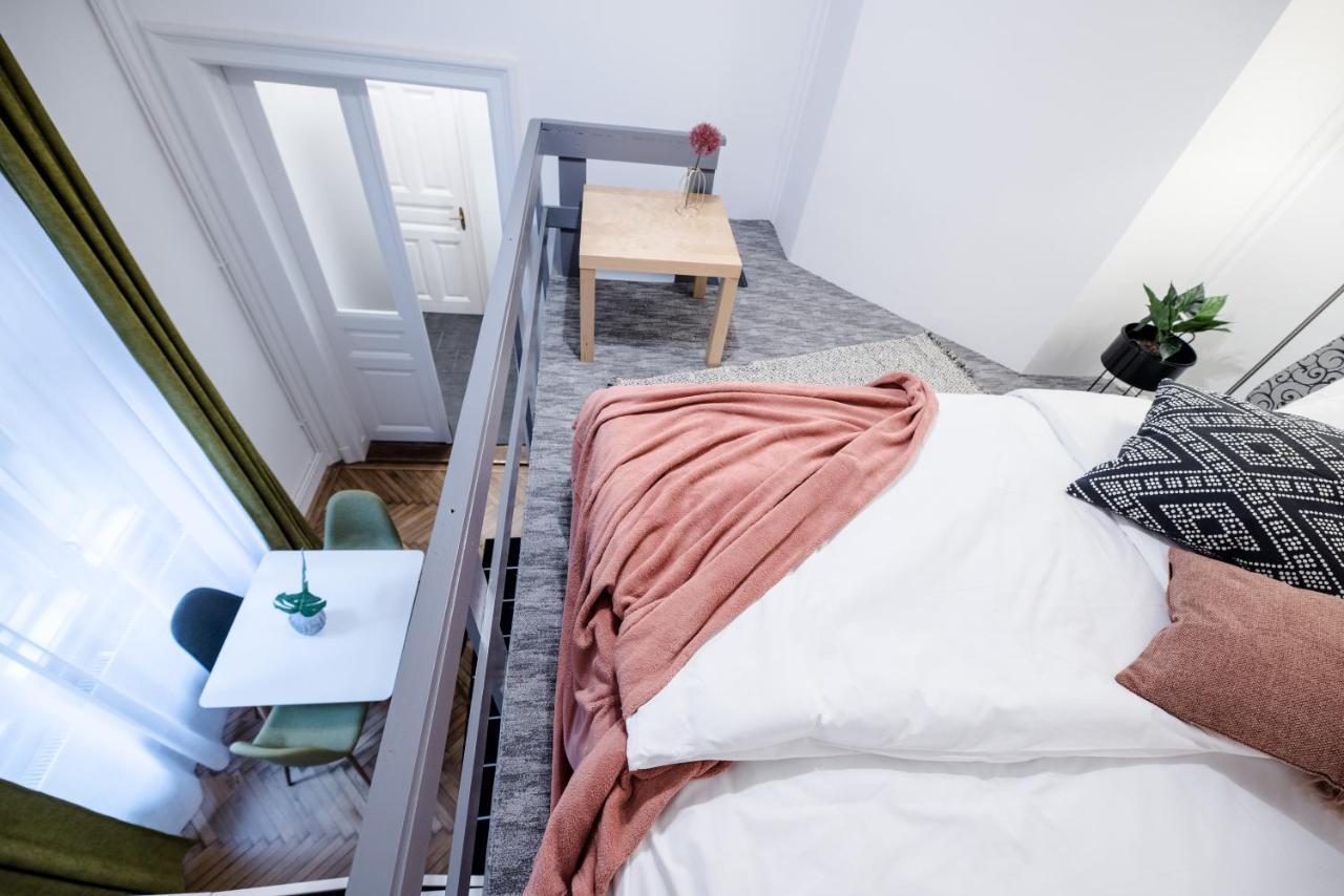Rainbow Dream Apartment Budapest Bagian luar foto