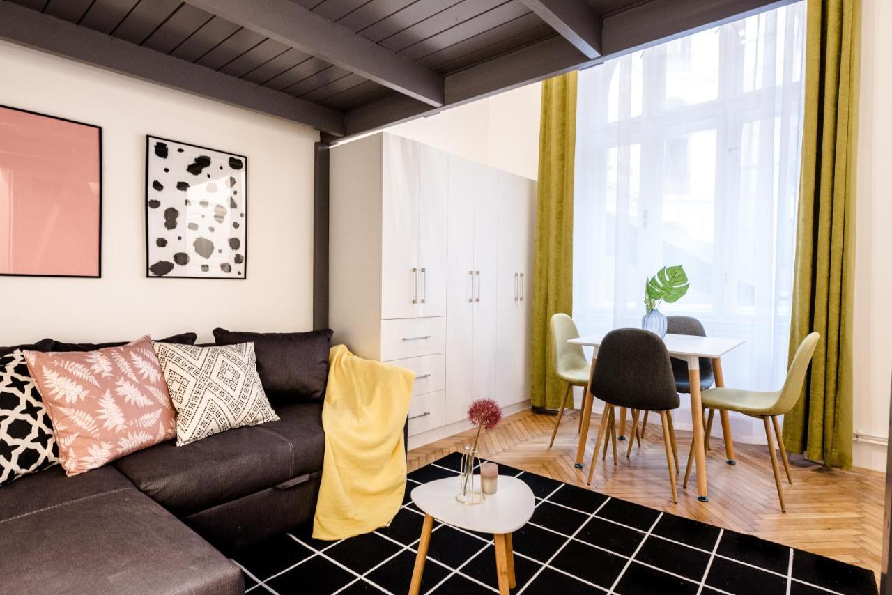 Rainbow Dream Apartment Budapest Bagian luar foto